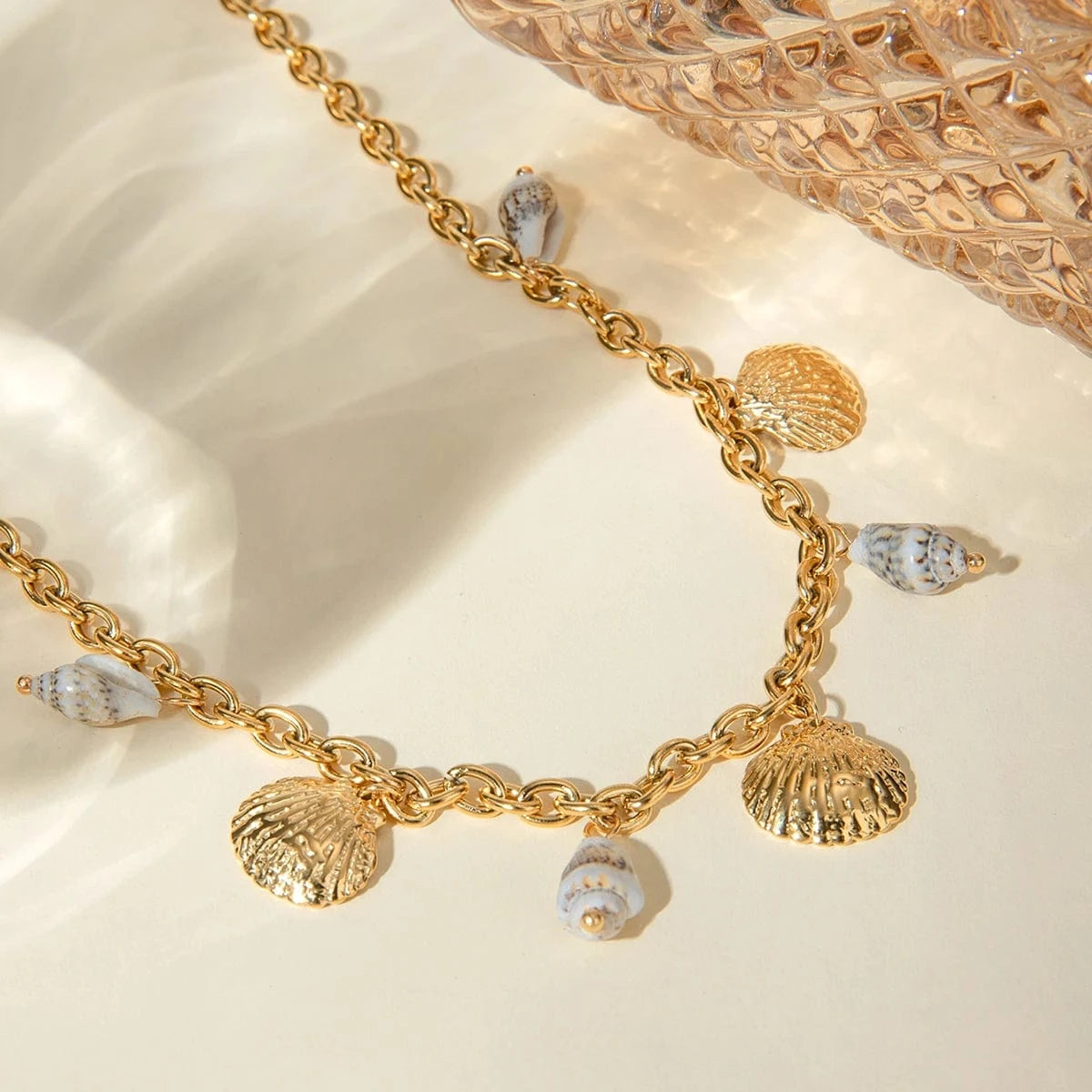 Bijoux Charm Collier à charms avec coquillages doré