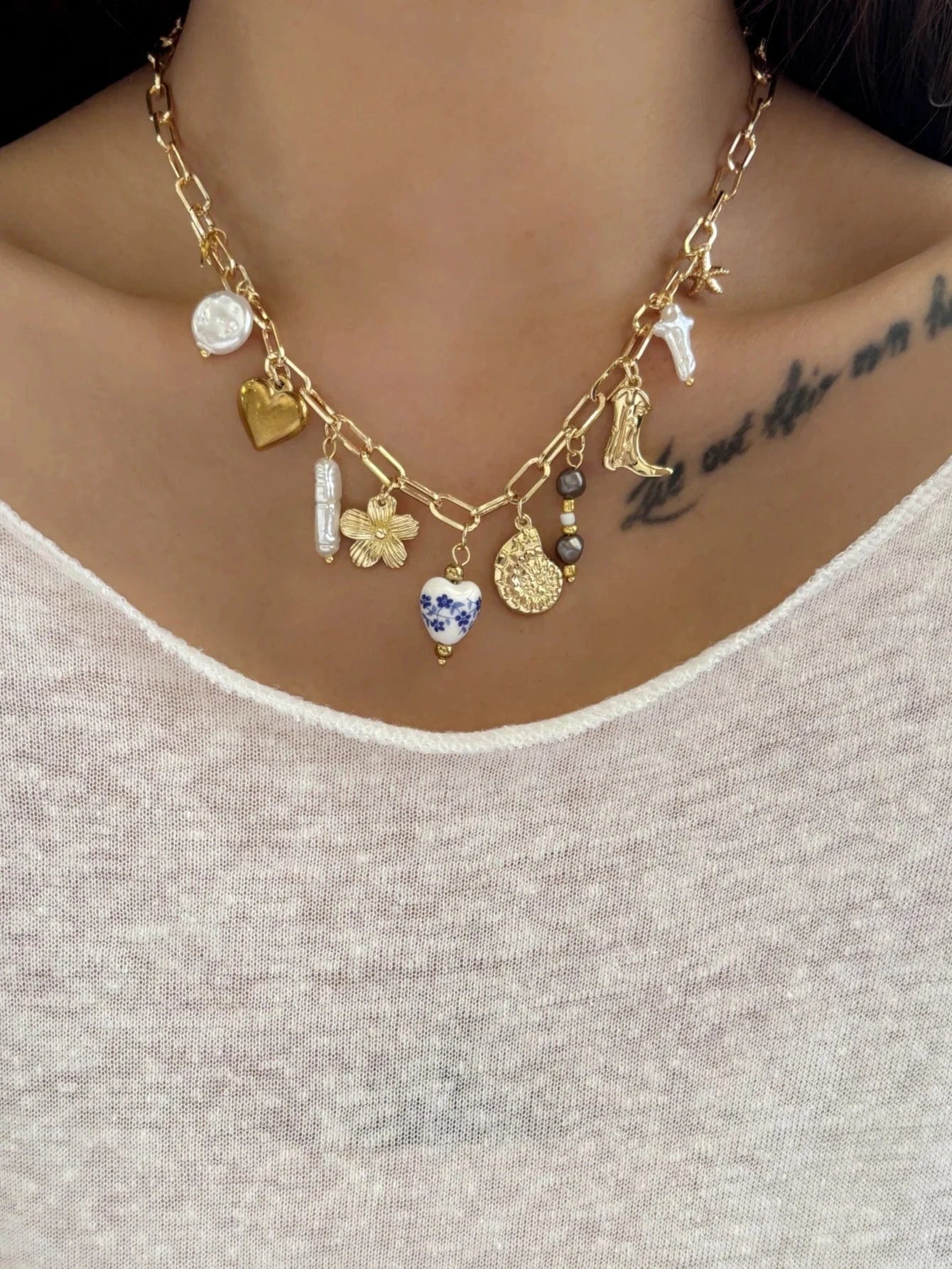 Bijoux Charm Collier charm coquillage blanc et bleu doré