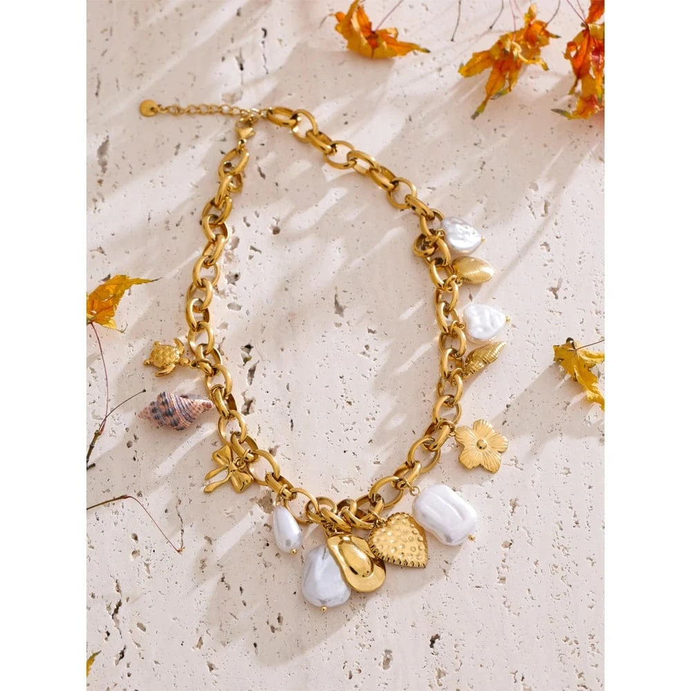 Bijoux Charm Collier Charm dorés et perles blanches