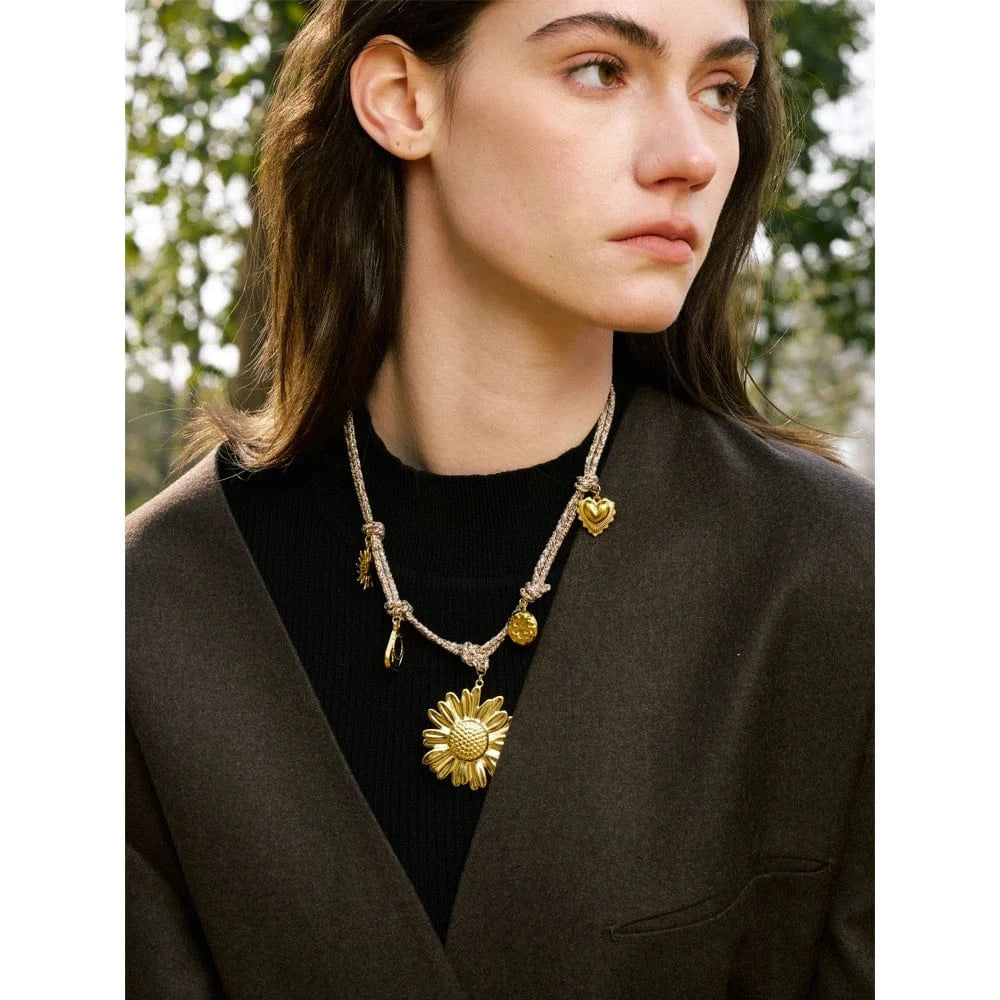 Bijoux Charm Collier Charms Fleurs Dorées et Corde
