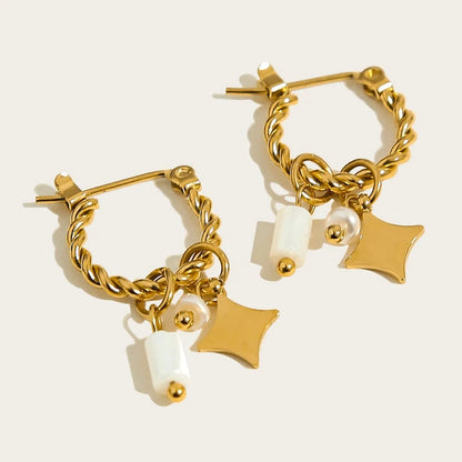 Bijoux Charm Boucles d'oreilles tressées avec charm étoile dorée et perle blanche