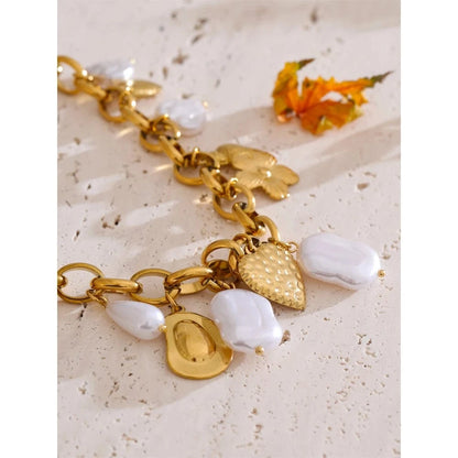 Bijoux Charm Collier Charm dorés et perles blanches